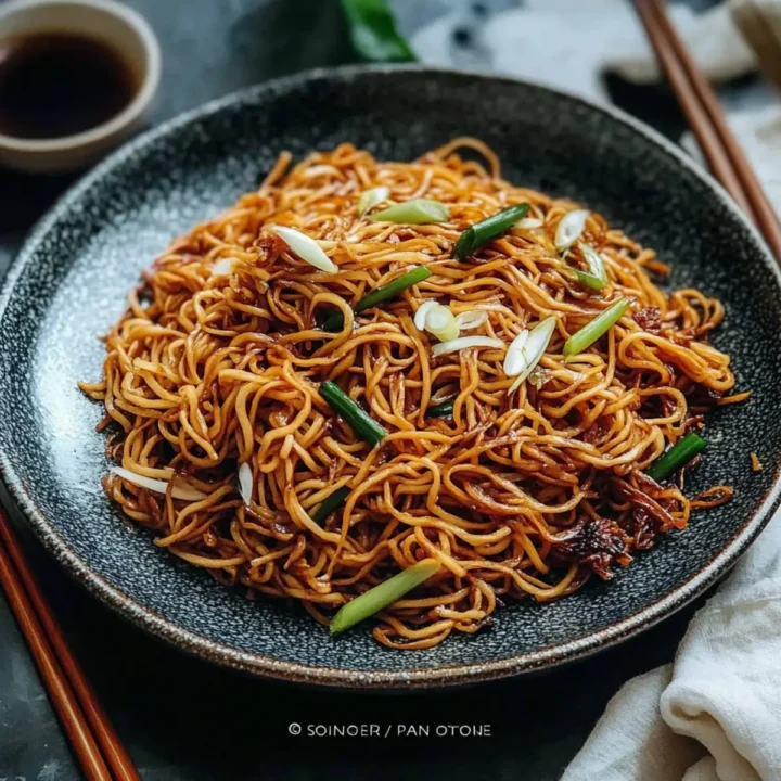 Soy Sauce Pan Fried Noodles (广式豉油皇炒面)